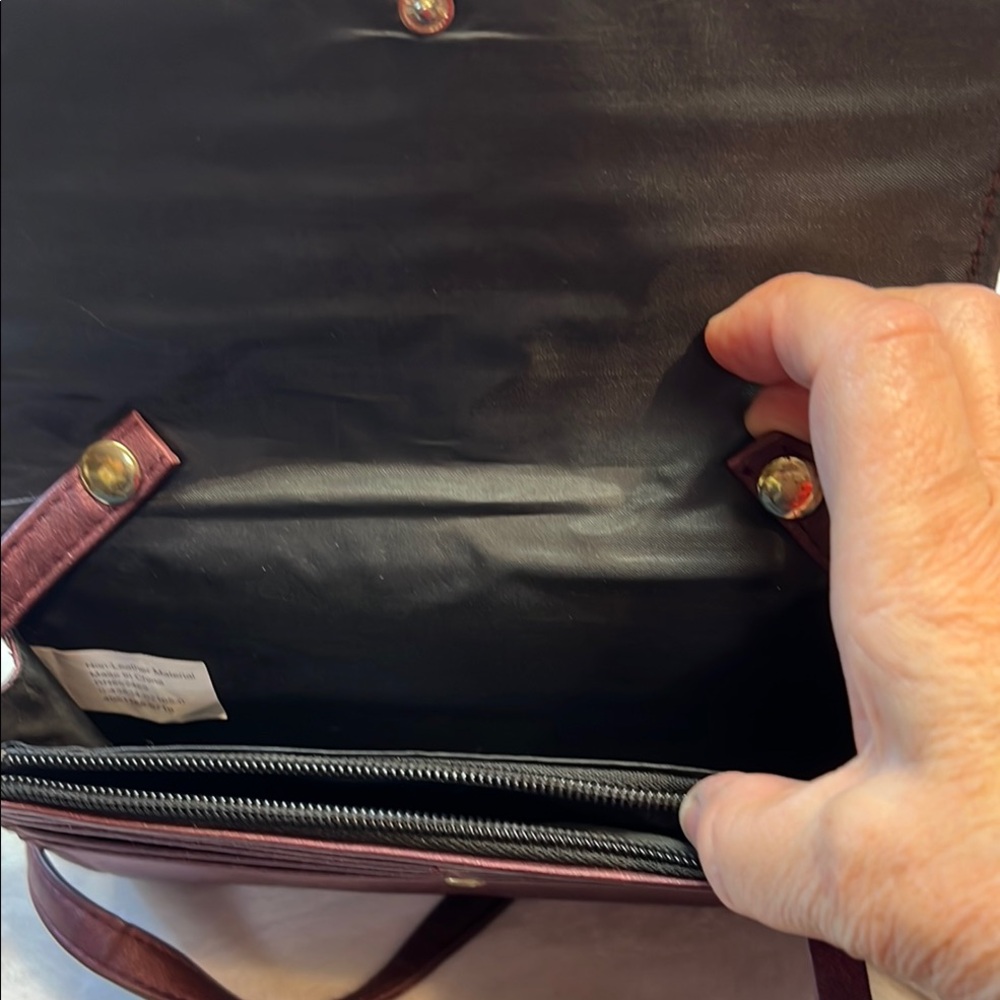 Minimalist Brown Leather Crossbody Bag. NWOT. - Picture 3 of 4